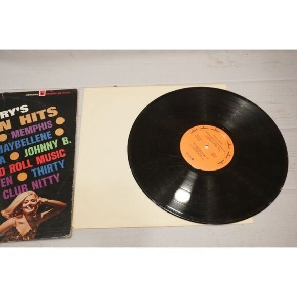 Chuck Berry – Golden Hits Vinyl LP Rock & Roll Classics Preowned - Picture 4 of 4